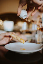 Carica l'immagine nel visualizzatore di Gallery, Olio Extravergine d'Oliva GARDA D.O.P. Cartone da 6 bottiglie da 0,50Lt