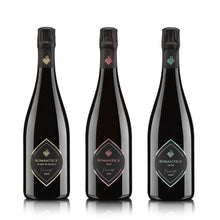 Carica l'immagine nel visualizzatore di Gallery, Cofanetto Regalo da 3 bottiglie Franciacorta Romantica